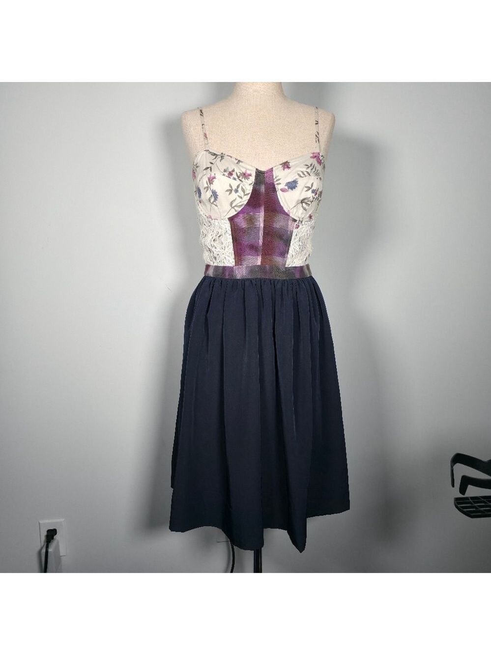 RACHEL Rachel Roy Cream and Pink Dress Sz 4 NEW